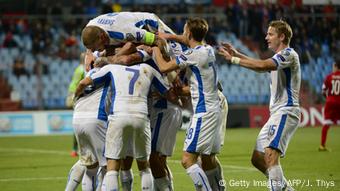 Russia And Slovakia Secure Spots At Euro 16 In France Sports German Football And Major International Sports News Dw 12 10 15