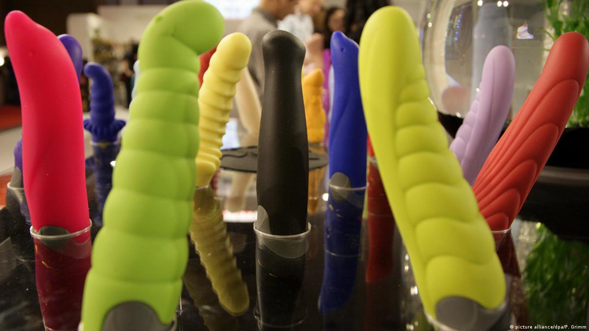 1199px x 674px - Play for power: the history of sex toys â€“ DW â€“ 11/05/2015