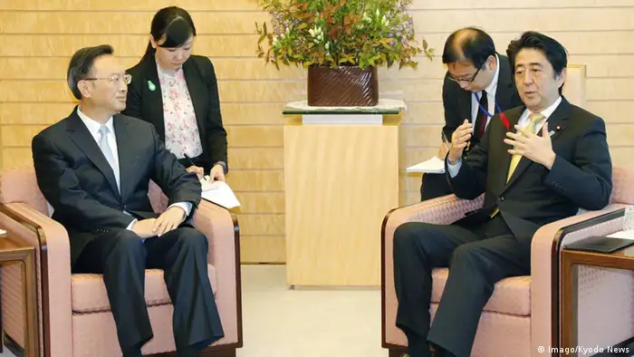 China Japan Shinzo Abe trifft Yang Jiechi