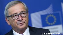 15. Okt European Commission President Jean-Claude Juncker takes part in a news conference after a meeting with European Parliament President Martin Schulz at the EC headquarters in Brussels October 15, 2015. Juncker pledged on Wednesday to work for fair new membership terms for Britain but warned David Cameron to respect Europe's interests as well, saying it takes two to tango. REUTERS/Yves Herman