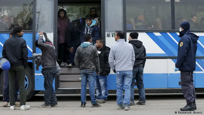 Slowenien Grenze zu Kroatien Flüchtlinge in Bussen