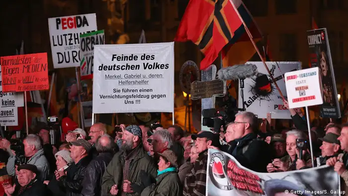 Deutschland Pegida Kundgebungen zum Pediga-Jahrestag in Dresden