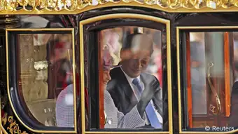 London: Chinas Präsident Xi Jinping auf Kutschfahrt mit Königin Elizabeth II.