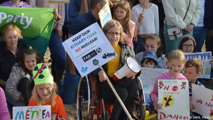 Großbritannien Protest gegen den Bau von neuem Atommeiler bei Sophie Weaver