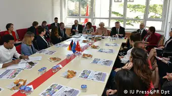 Staatsministerin Grütters und DW-Intendant Limbourg im Gespräch mit IMS-Studierenden (Foto: Basar Uzun).