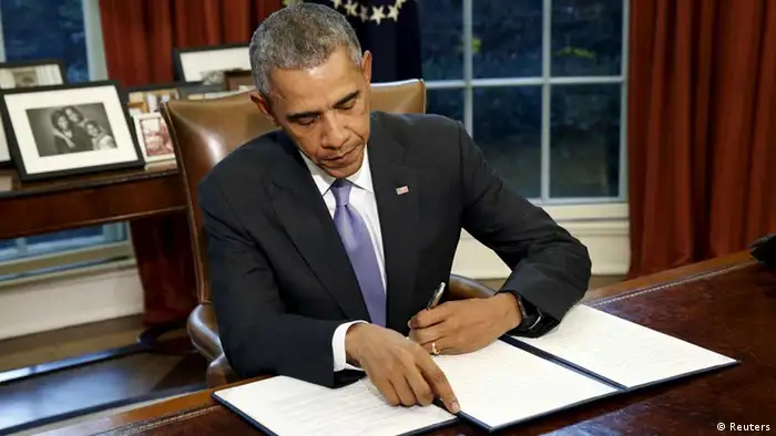 US-Präsident Barack Obama unterzeichnet das Veto gegen den Verteidigungsetat