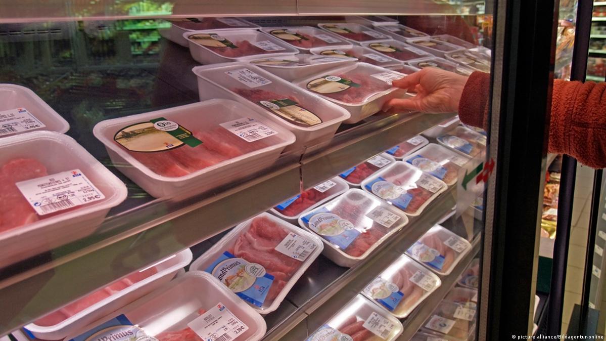 WHO classifies processed meat as carcinogen DW 10/26/2015