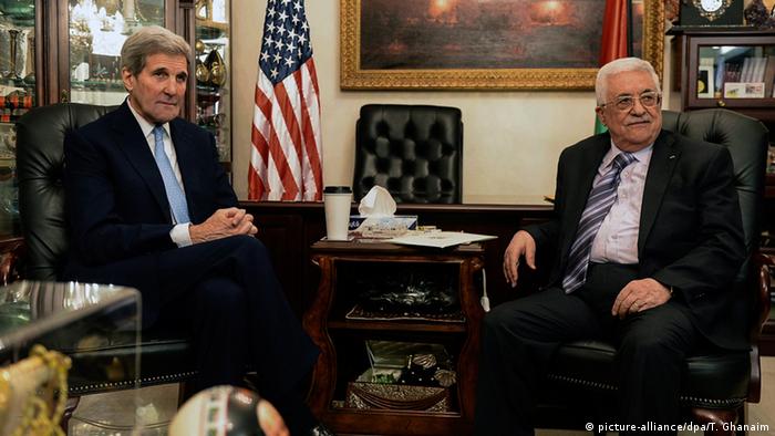 John Kerry und Palästinenserpräsident Mahmoud Abbas 