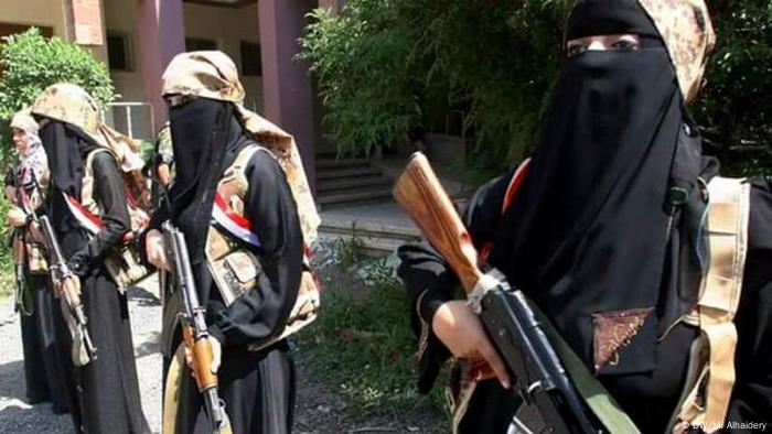 Jemen Bürgerkrieg Frauen mit Kalaschnikow in Taiz