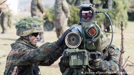 НАТО засилва отбранителната мощ по източния си фланг в още