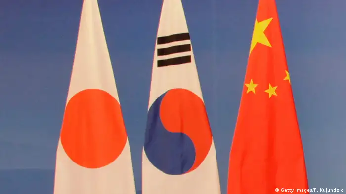 Asien trilaterale Zusammenarbeit Japan China und Südkorea Symbolbild (Getty Images/P. Kujundzic)