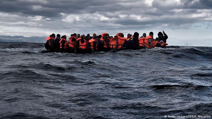 Griechenland Flüchtlingsboot vor Lesbos
