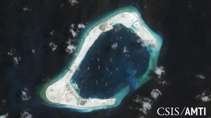Spratly-Inseln Satelitenaufnahme