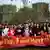 Studenten der Universität Hefei halten ein Plakat mit der Aufschrift "Guten Tag, Frau Merkel!" (Foto: ap)