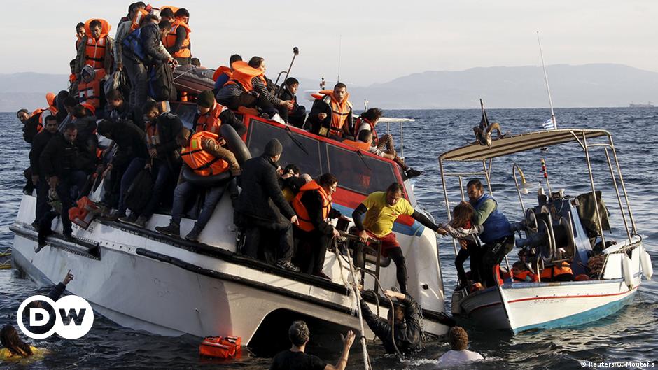 Scores of migrants drown off of Greek coast – DW – 10/30/2015