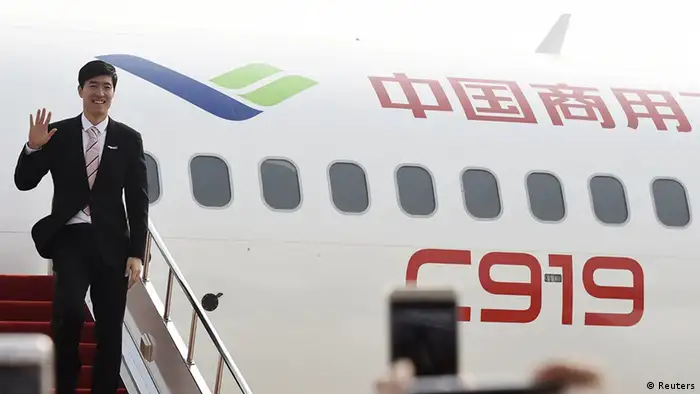 China erstes Flugzeug aus eigene Produktion C919 offizielle Vorführung Liu Xiang