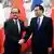 Frankreich Präsident Francois Hollande China Premierminister Li Keqiang Peking China Flaggen