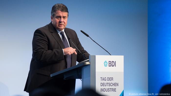 Deutschland Sigmar Gabriel beim Tag der Deutschen Industrie 2015