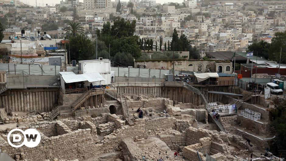 Greek citadel discovered in Jerusalem under a car park – DW – 11/04/2015