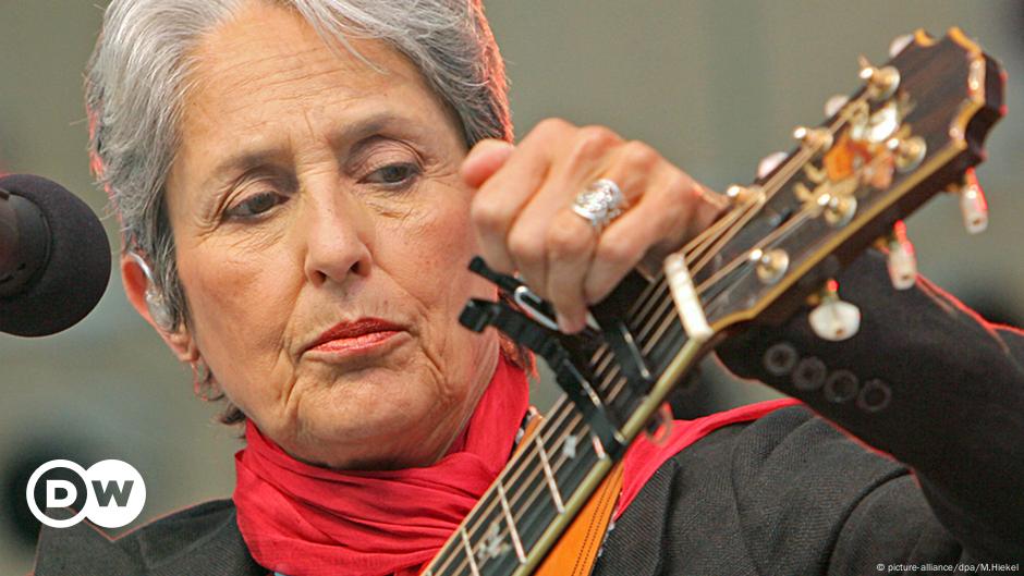 Joan Baez' anti-Trump song goes viral – DW – 04/06/2017