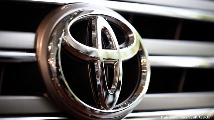 Toyota відкликає автомобілі через дефект у гібридній системі