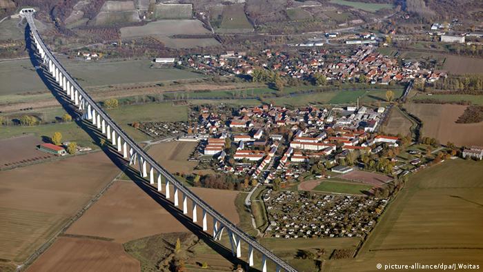 Новый мост в долине реки Унструт