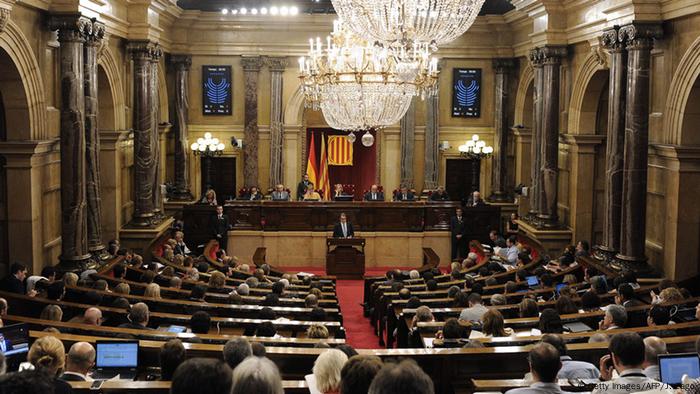 Spanien Parlament Katalonien (Getty Images/AFP/J. Lago)