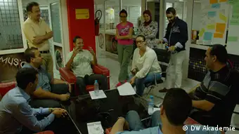 Feedback session with editors and studio guests at Cap Radio in Tangier (photo: DW Akademie).