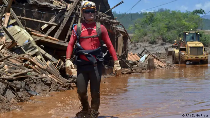 Nach dem in Dammbruch Mariana Brasilien