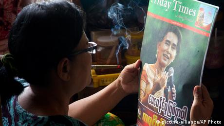 Myanmar Parlamentswahl Sieg Aung San Suu Kyi Presse Zeitung