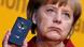 Angela Merkel mit BlackBerry Z10 Smartphone Angela Merkel mit BlackBerry Z10 Smartphone