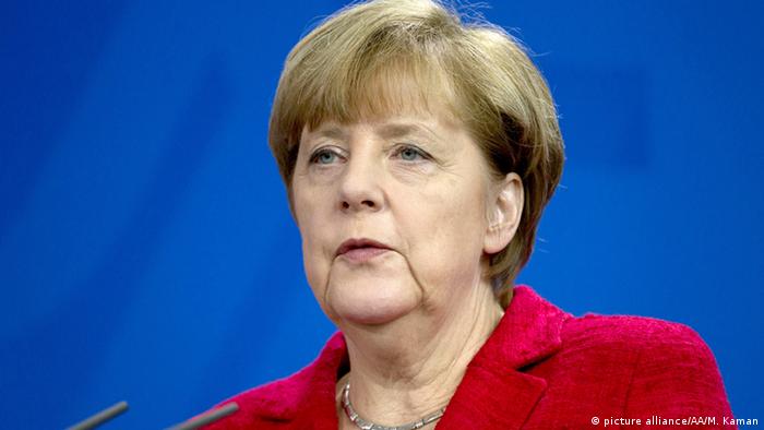 Merkel: We are crying with France | News | DW | 14.11.2015