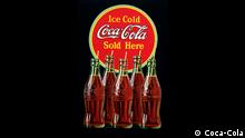 Thema: 100 Jahre Coca-Cola-Flasche Motiv: Historisches Werbemotiv von 1927 Datum: 16.11.2015 Ort: C: Coca-Cola