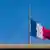 Deutschland Paris Trauer nach Anschlag Französische Botschaft in Berlin
