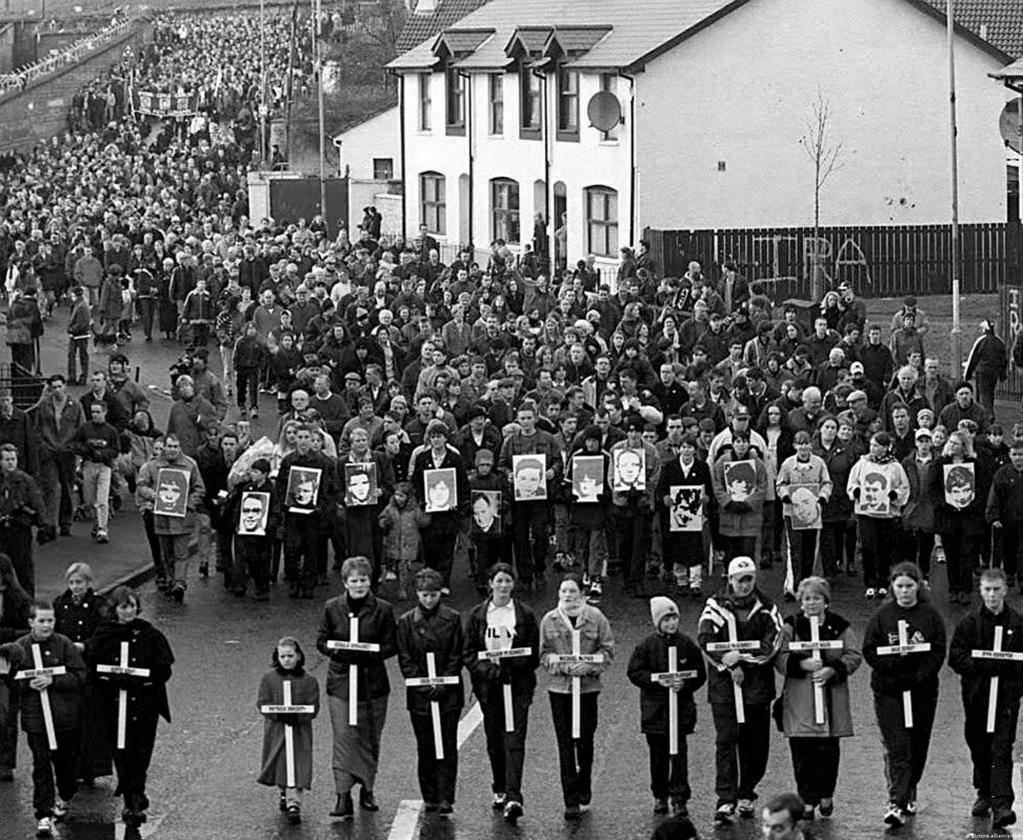 Manifestación en el 26 aniversario del Domingo Sangriento en Irlanda del Norte.
