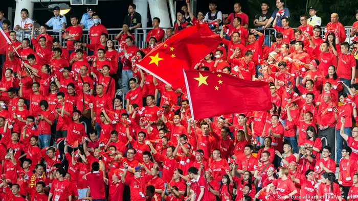 Hong Kong vs China Fußballspiel Fans