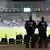 Polizisten im Stadion von Hannover nach der Absage des Länderspiels (Foto: dpa)