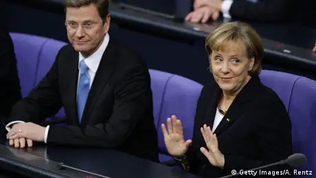 Angela Merkel & Guido Westerwelle auf der Regierungsbank (28.10.2009) - Foto: Andreas Rentz (Getty Images)