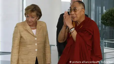 Bundeskanzlerin Angela Merkel (CDU) empfängt in Berlin den Dalai Lama (23.09.2007) - Foto: Markus Schreiber (dpa)