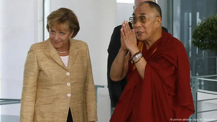 Bundeskanzlerin Angela Merkel (CDU) empfängt in Berlin den Dalai Lama (23.09.2007) - Foto: Markus Schreiber (dpa)