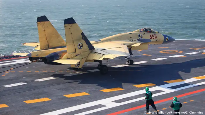 China Spannungen im Chinesischen Meer J-15 Kampfjet