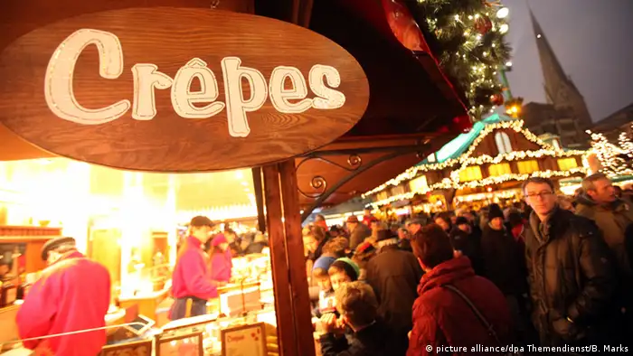Crêpe-Stand auf dem Hamburger Weihnachtsmarkt (dpa)