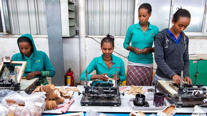 Ethiopian workers in a textile Company Picture: Jeroen van Loon