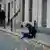 Agentur Ostkreuz - Ein Mann trauert in Paris