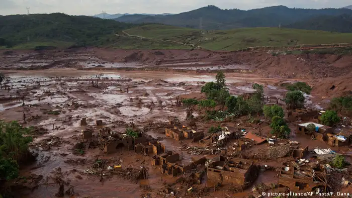 Brasilien Bento Rodrigues Damm Bruch Überflutung Bento Rodrigues Ruinen