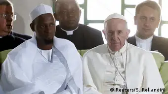 Le Pape François lors d'une visite à la communauté musulmane de la Centrafrique