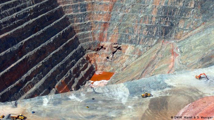 Will The Record High Gold Price Spur New Mine Exploration Business Economy And Finance News From A German Perspective Dw 27 07 2020