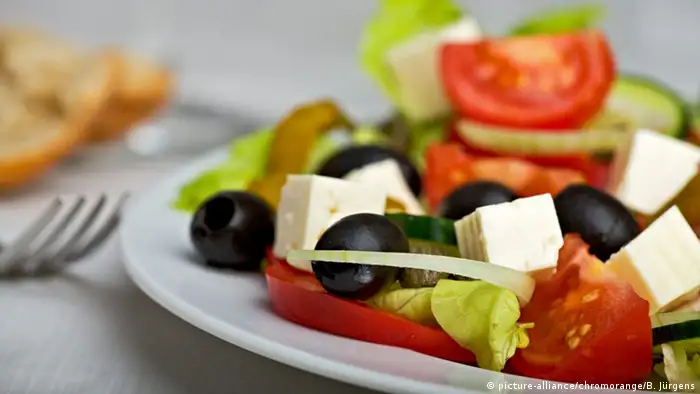 Griechischer Salat (picture-alliance/chromorange/B. Jürgens)