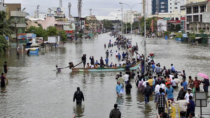 Indians take to social media to offer help to #ChennaiFloods victims | News and current affairs from Germany and around the world | DW | 02.12.2015