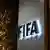 Schweiz Logo FIFA in Zürich Gebäude